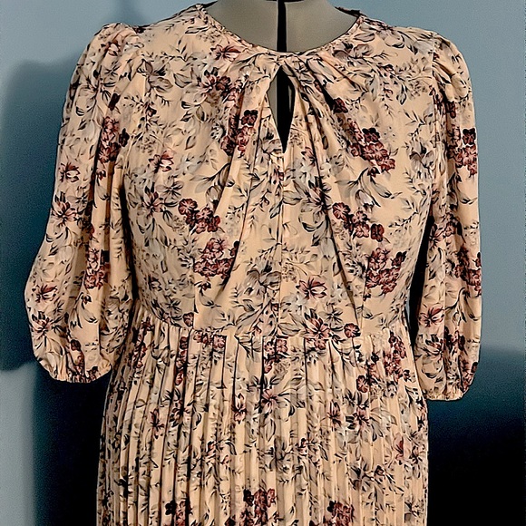 Floral Pleated Maxi Dress * Back Zipper Elastic Sleeves Keyhole * SHEIN Curve 3X - Picture 3 of 12